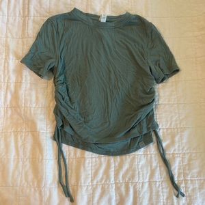 Lululemon sides cinch up top!